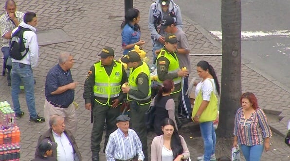 900 policías reforzarán la seguridad de Medellín en época navideña - Telemedellín (Comunicado de prensa) (blog)