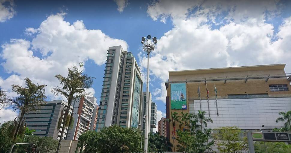 Encuentran feto en un baño de un centro comercial