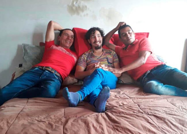 Se celebró primer matrimonio entre 3 personas del mismo sexo en Colombia Se celebró primer matrimonio entre 3 personas del mismo sexo en Colombia